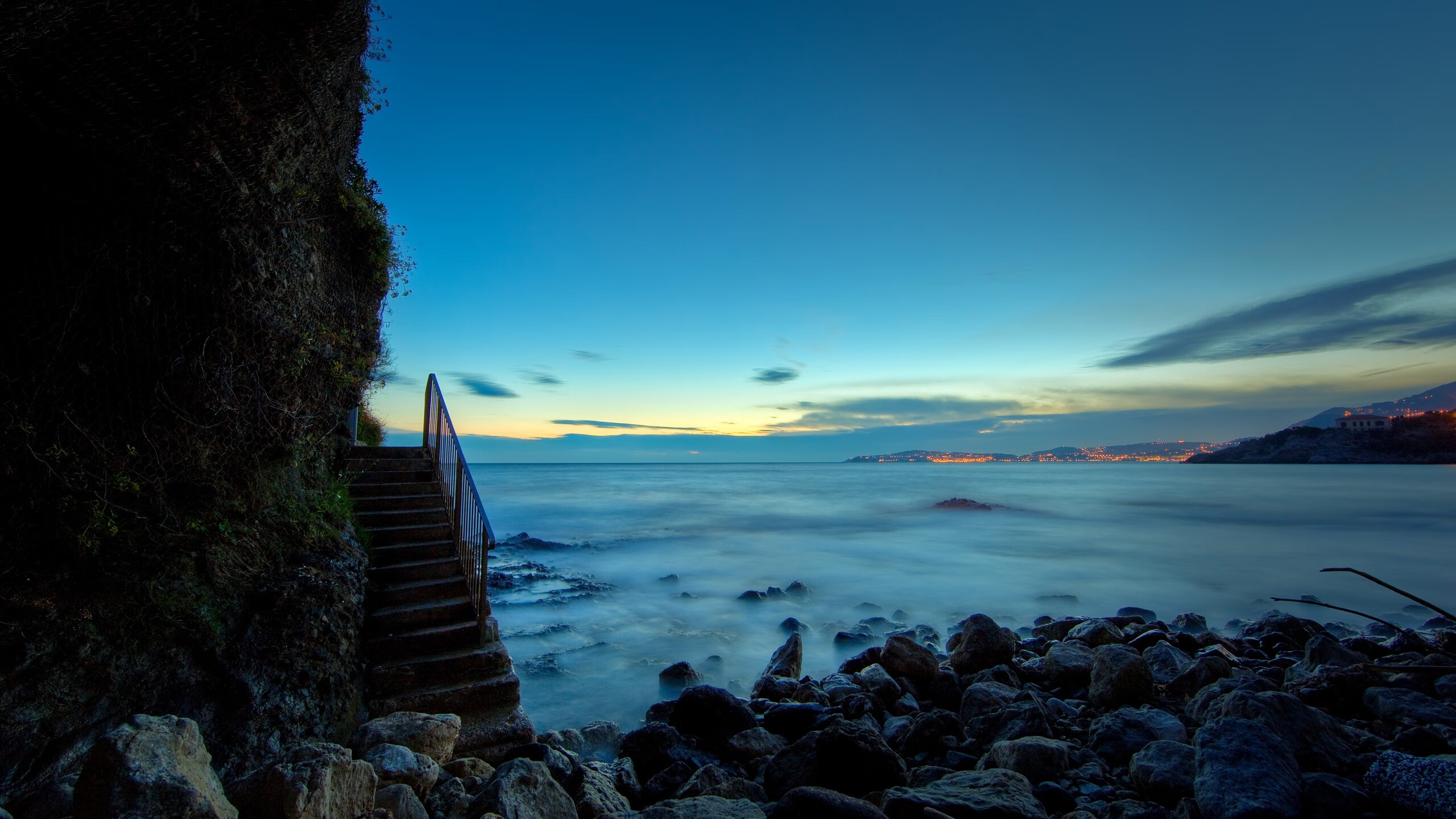 欧冠半决赛之夜，孔德为何在关键战中被彻底锁死？