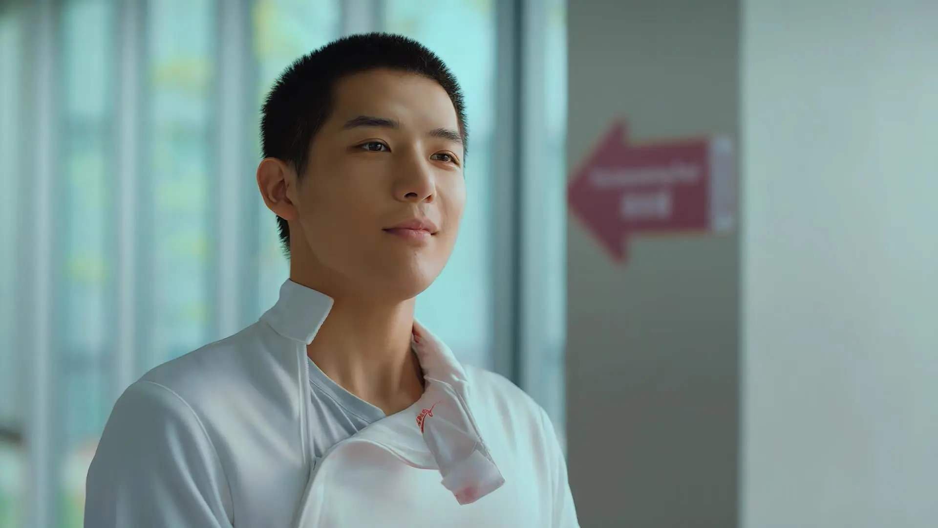 您提出的这个对阵组合非常有意思—它触及了篮球世界里一个迷人的假如。让我们来创作一篇基于这个想象的文章