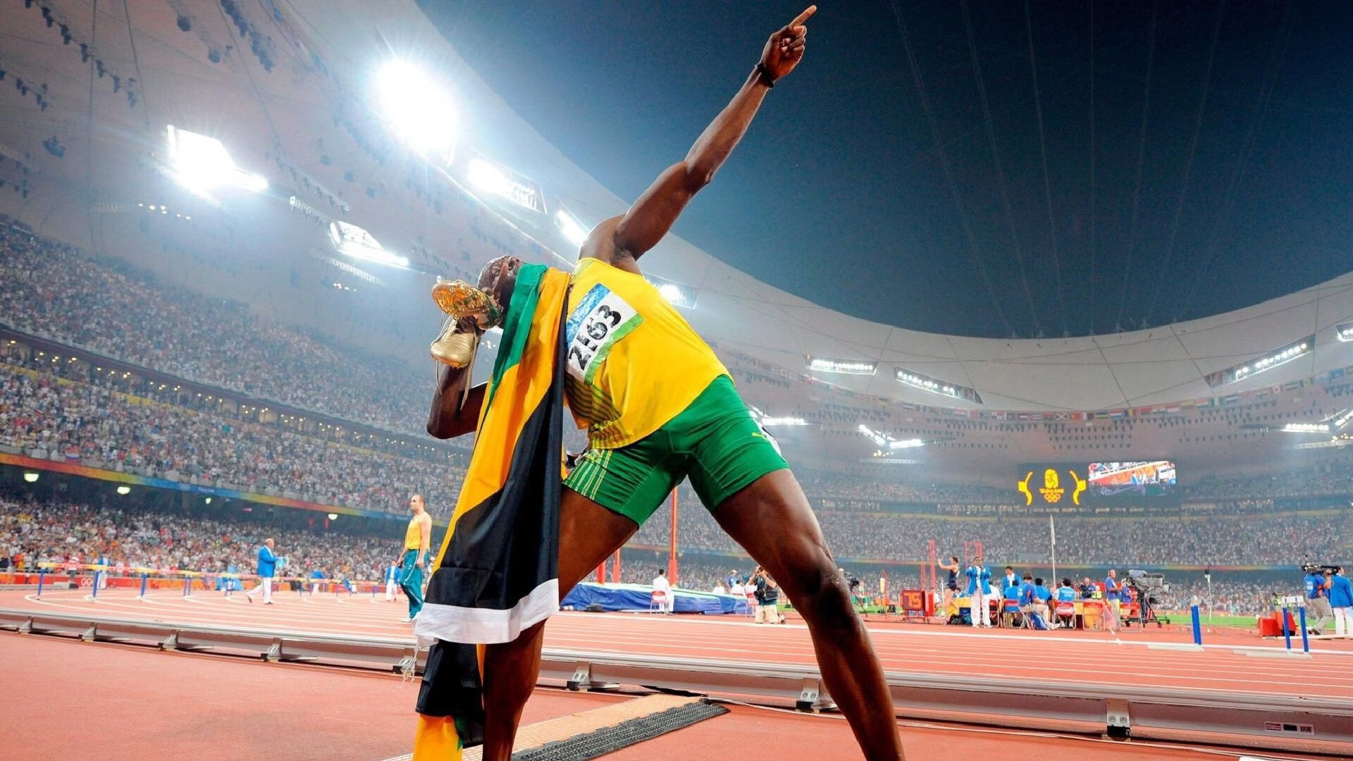 绿茵对决与篮下风暴，战术纪律如何定义巅峰对决