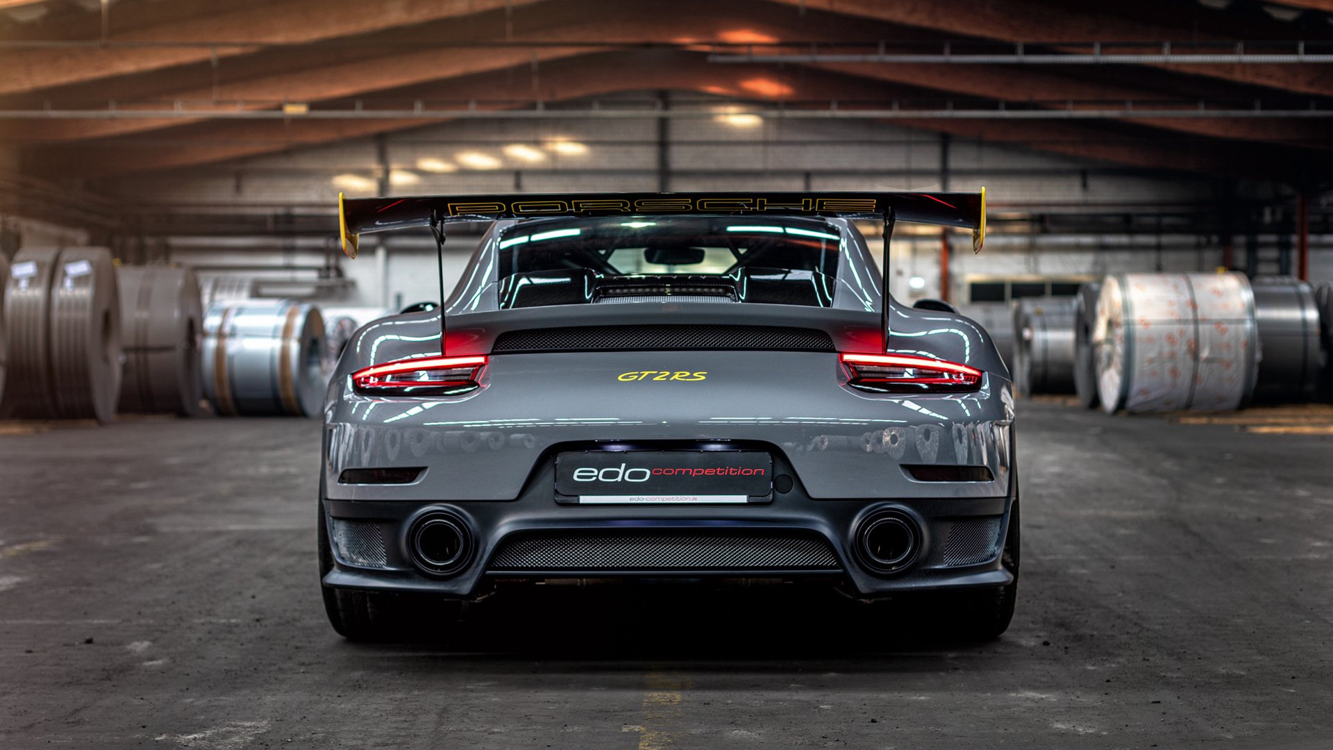 西甲国家德比之夜，当诺坎普的呐喊与纽约的掌声共振